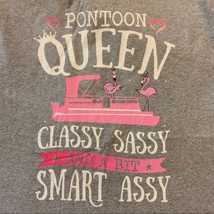 Pontoon Queen Flamingo Gray Graphic Tee L
